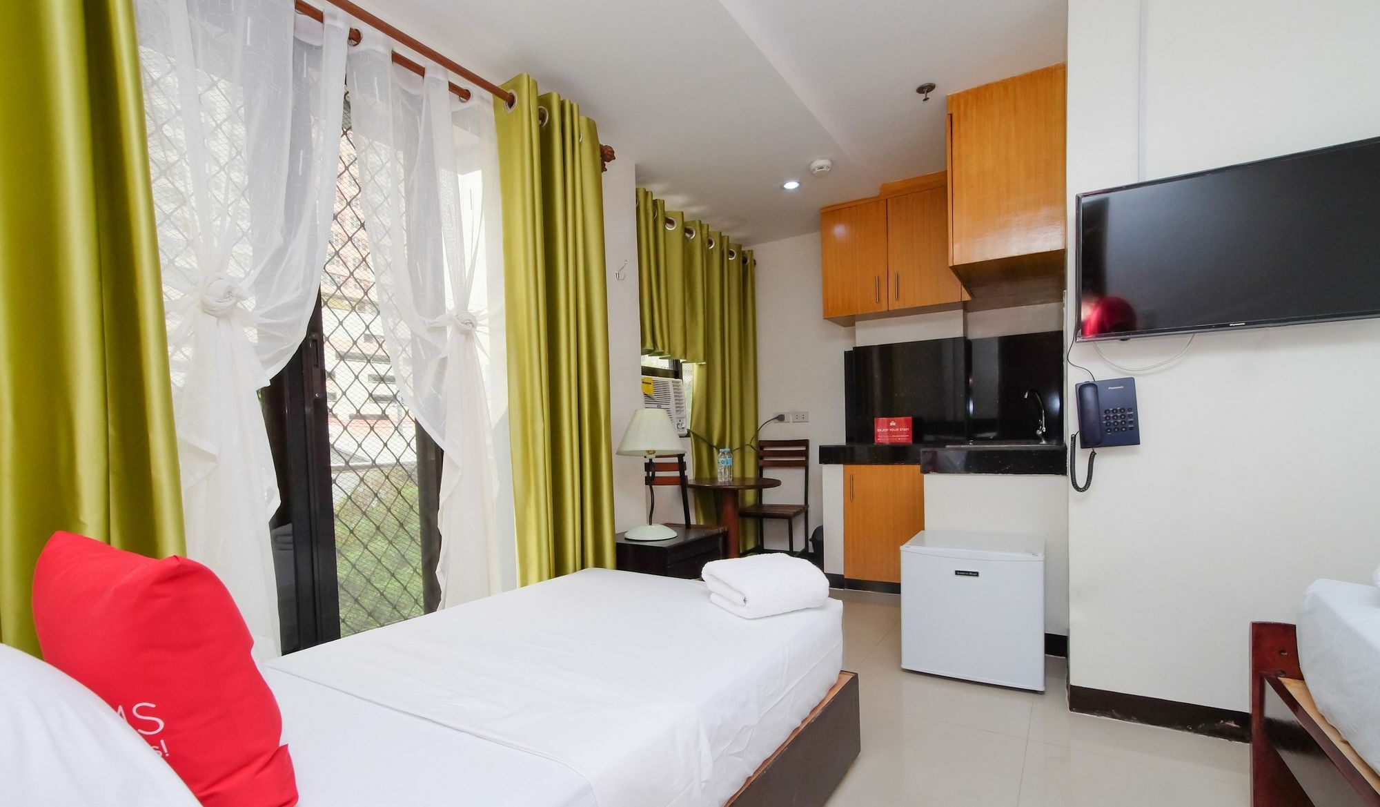Zen Rooms Time Travellers Makati Makati City Екстериор снимка